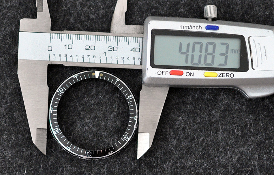 Aqua_Graph_bezel_size