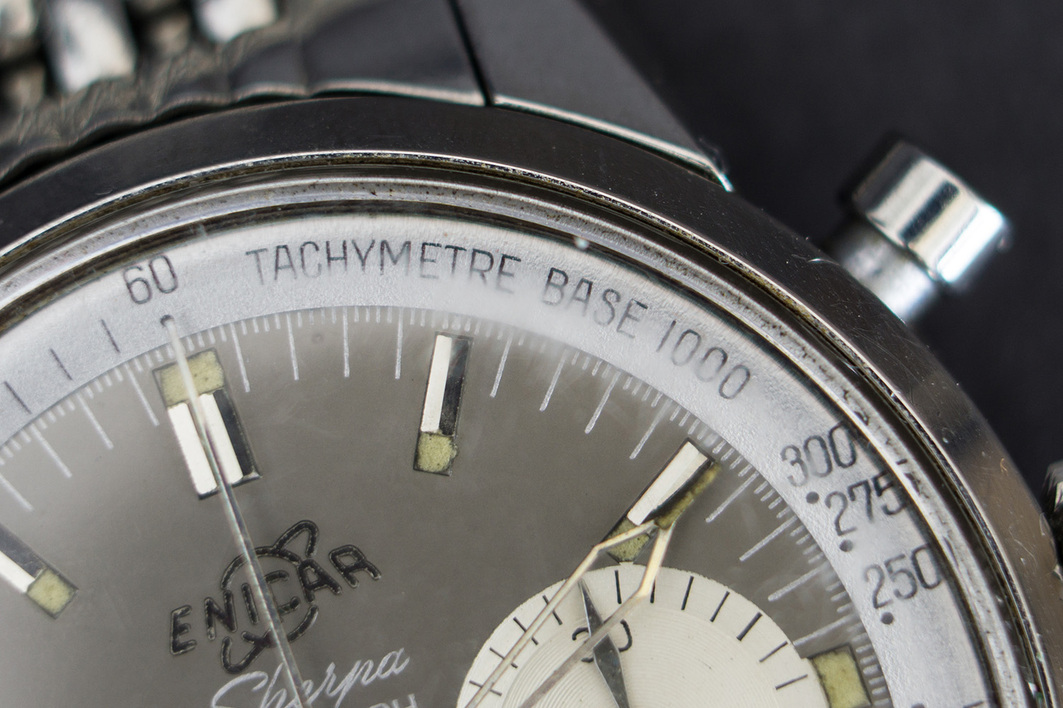 Enicar_Sherpa_Graph_MKIa_bezel